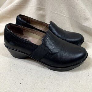 Dansko Soft Black Leather Loafer with Rubber Sole and Grosgrain Detail Size 37